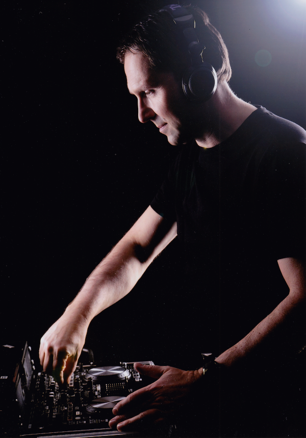 DJ Holger am Controller